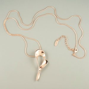 Long rose gold heart necklace