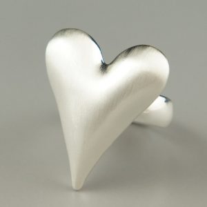 Matt silver heart ring